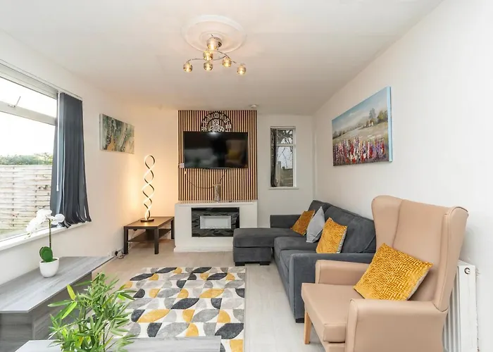 3Bedroomsami Detached House
